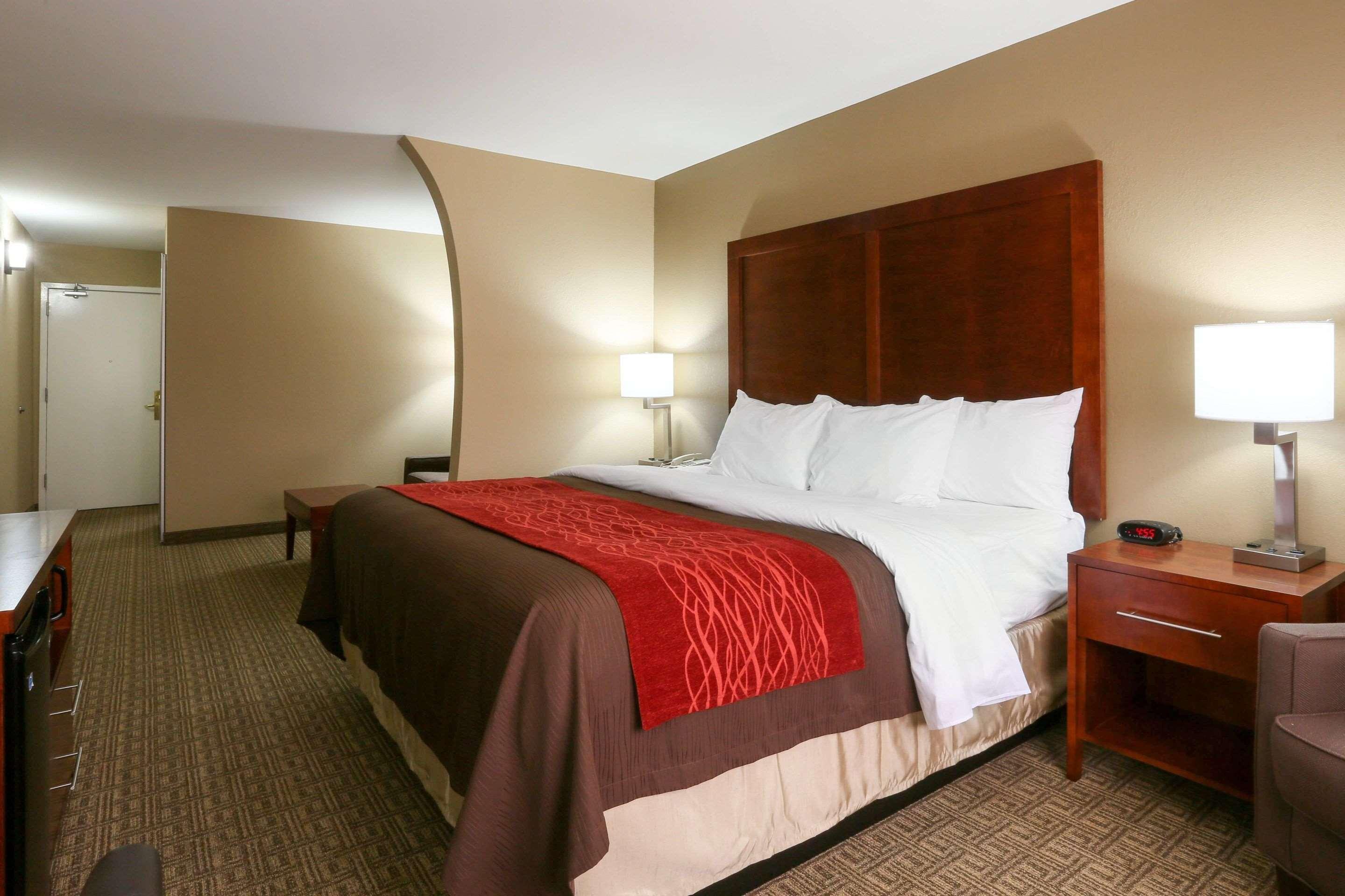 Comfort Inn & Suites Leeds I-20 Экстерьер фото