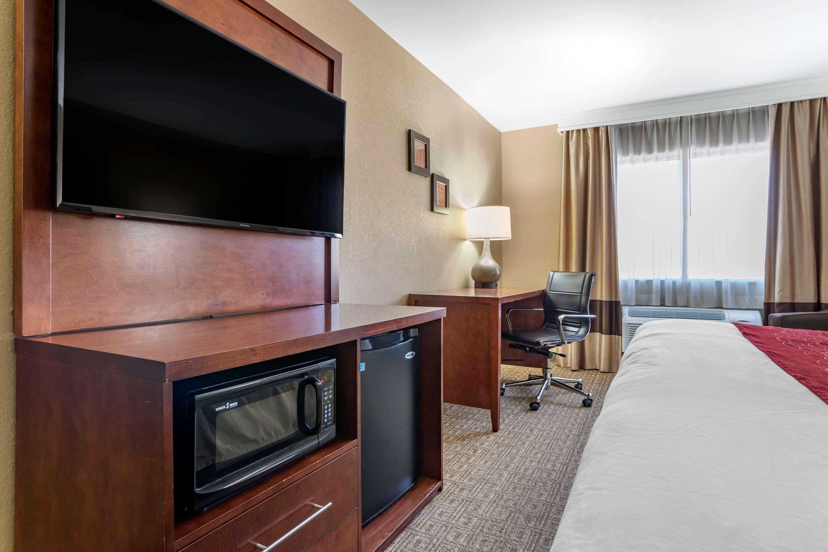 Comfort Inn & Suites Leeds I-20 Экстерьер фото