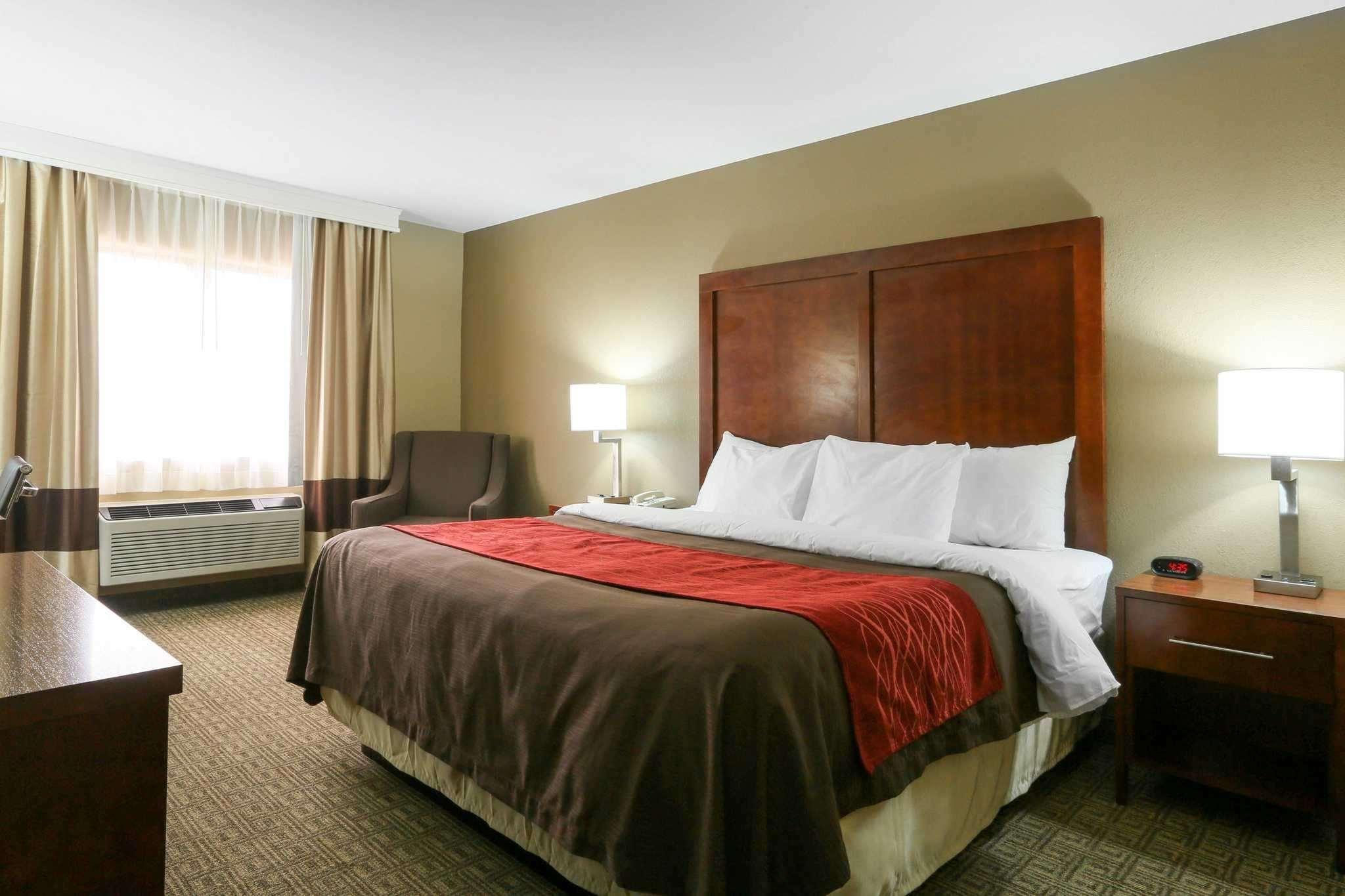 Comfort Inn & Suites Leeds I-20 Экстерьер фото