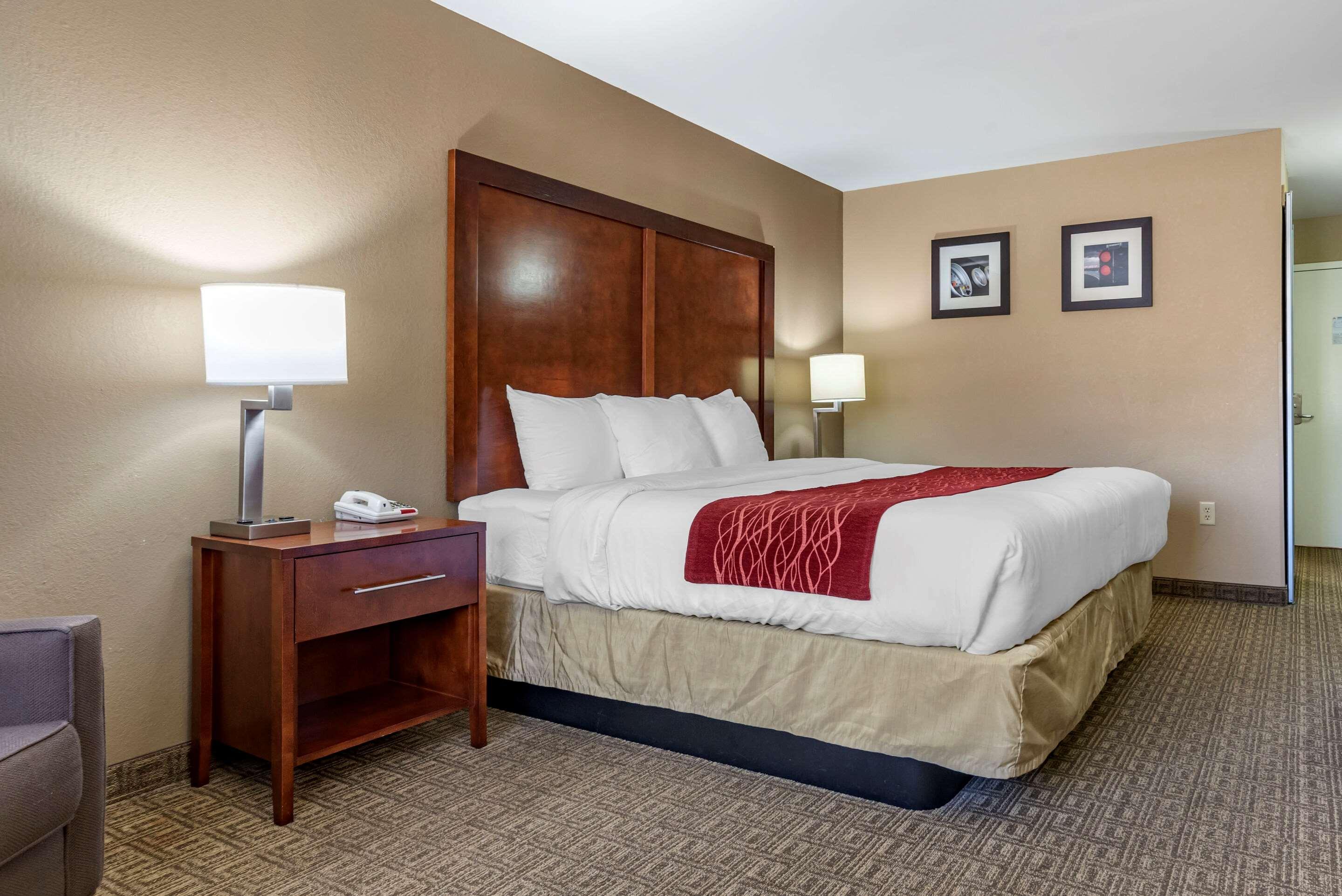 Comfort Inn & Suites Leeds I-20 Экстерьер фото