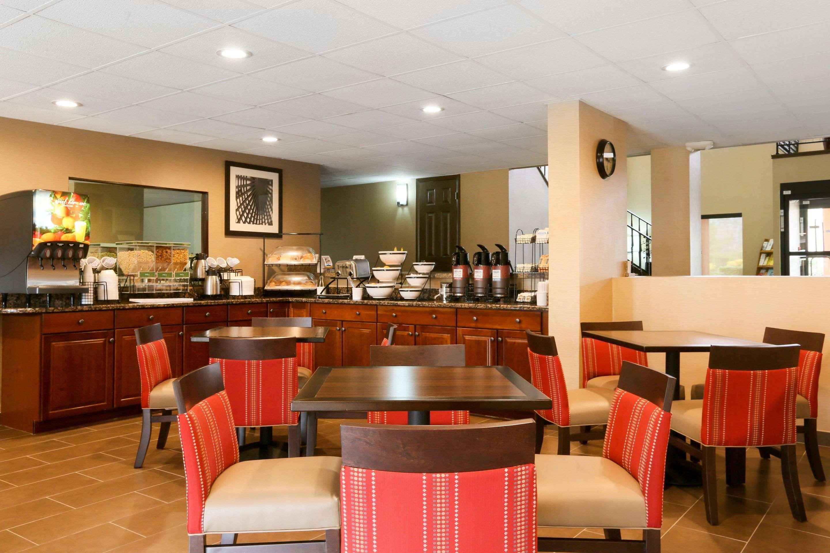 Comfort Inn & Suites Leeds I-20 Экстерьер фото