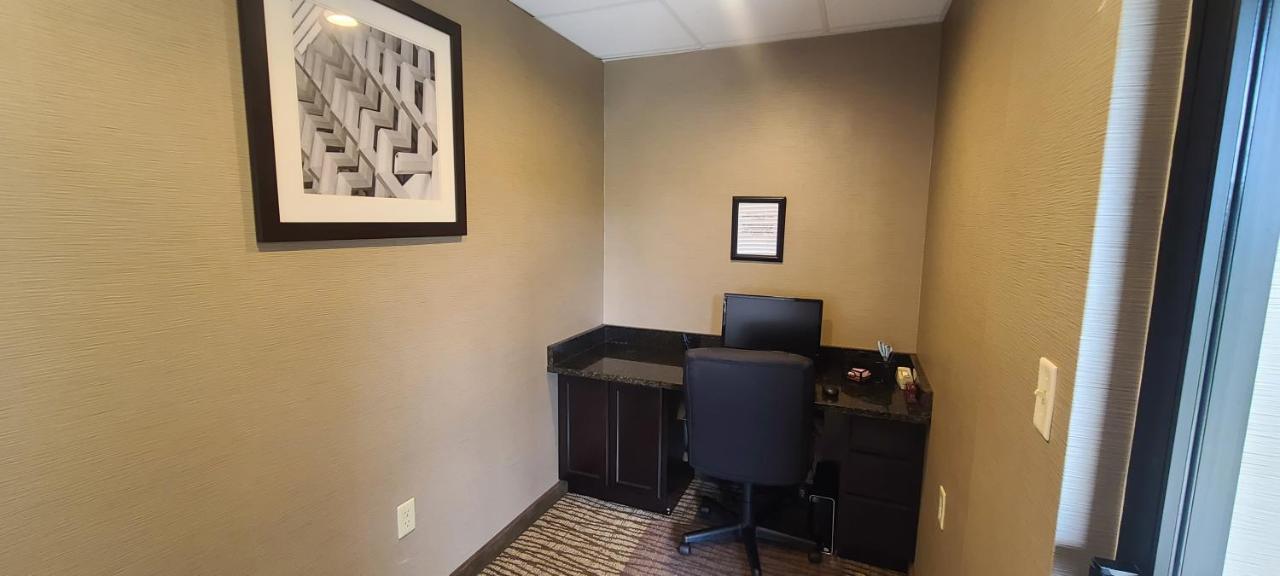 Comfort Inn & Suites Leeds I-20 Экстерьер фото