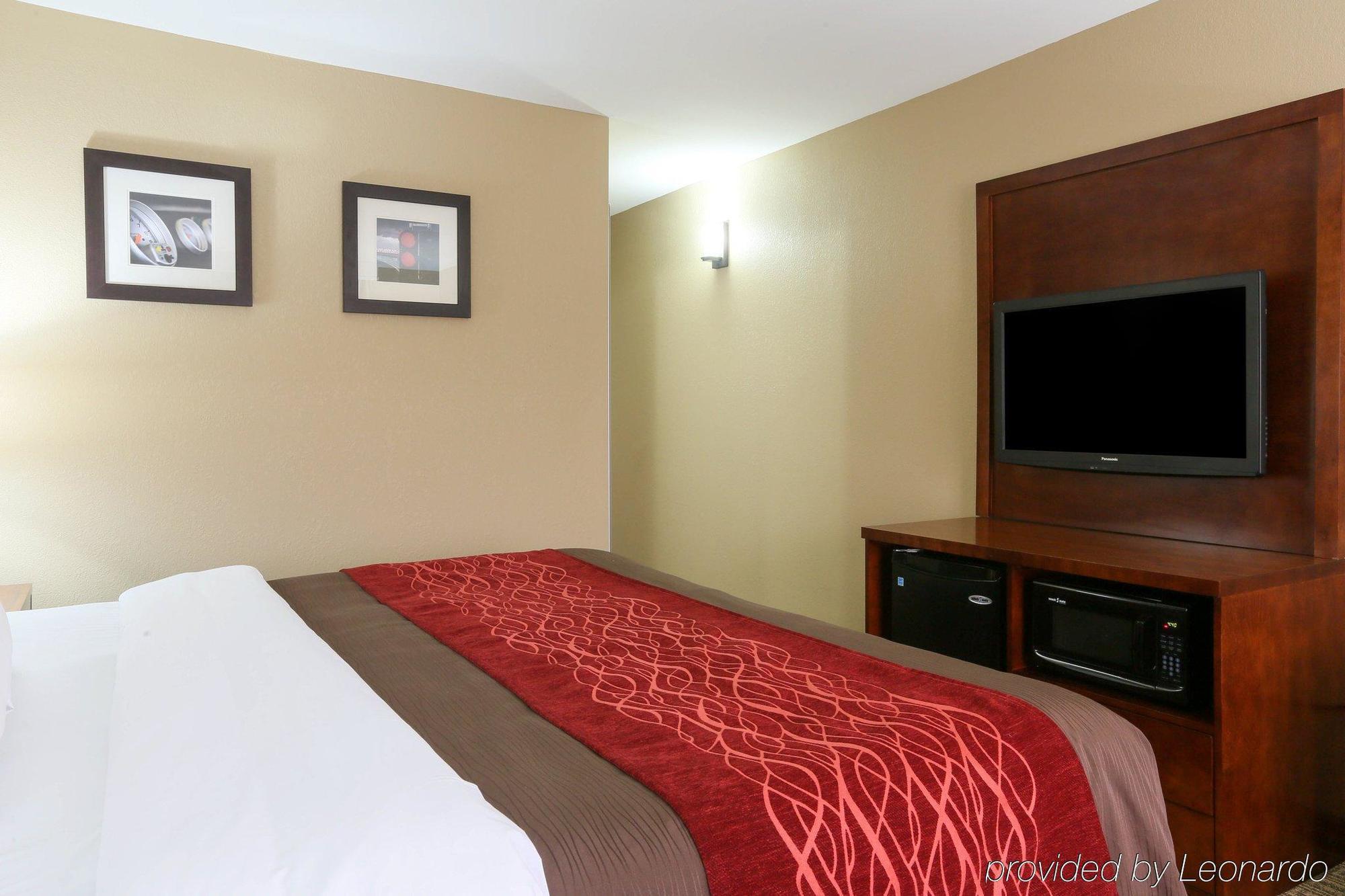 Comfort Inn & Suites Leeds I-20 Экстерьер фото